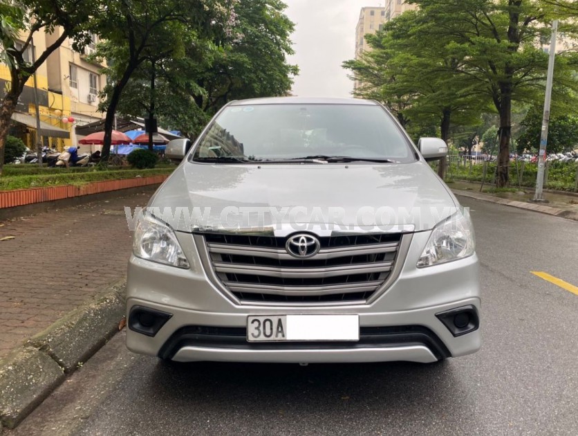 Toyota Innova 2.0E 2015