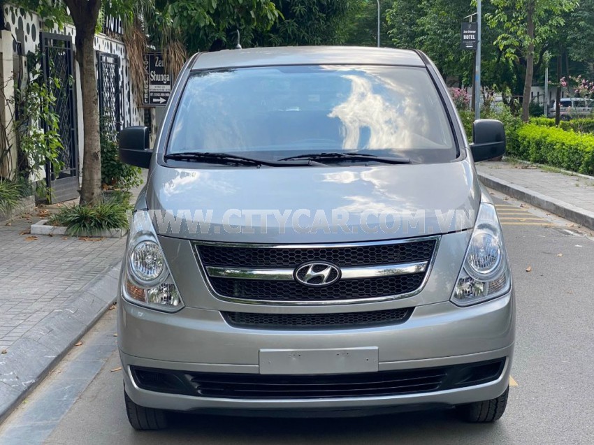 Hyundai Grand Starex Van 2.4 MT 2014