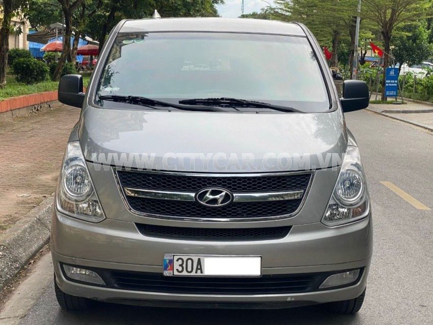 Hyundai Grand Starex 2.5 MT 2013