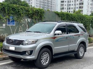 Xe Toyota Fortuner 2.7V 4x2 AT 2014