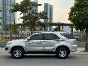 Xe Toyota Fortuner 2.7V 4x2 AT 2014