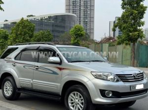 Xe Toyota Fortuner 2.7V 4x2 AT 2014