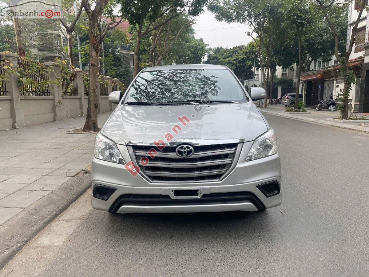 Toyota Innova 2.0E 2015