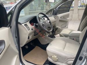 Xe Toyota Innova 2.0E 2015