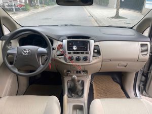 Xe Toyota Innova 2.0E 2015