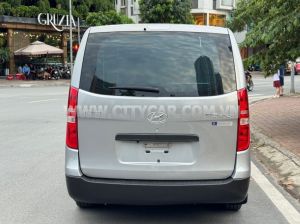 Xe Hyundai Grand Starex Van 2.4 MT 2015