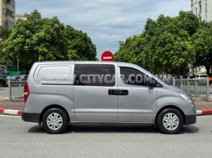 Xe Hyundai Grand Starex Van 2.5 MT 2017