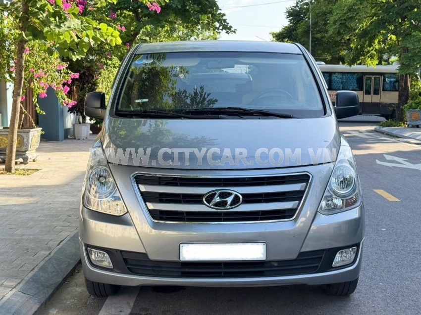 Hyundai Grand Starex 2.4 MT 2016