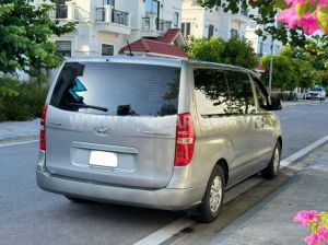 Xe Hyundai Grand Starex 2.4 MT 2016