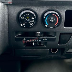 Xe Toyota Hiace van 5 chỗ 2.7L 2008