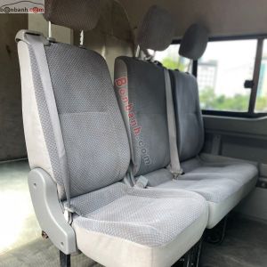 Xe Toyota Hiace van 5 chỗ 2.7L 2008