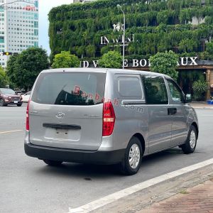 Xe Hyundai Grand Starex Van 2.4 MT 2016