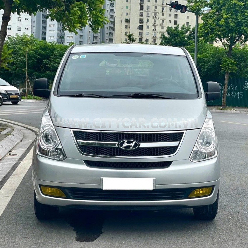Hyundai Grand Starex Van 2.5 AT 2009