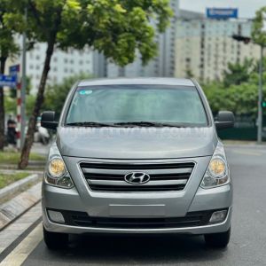Xe Hyundai Grand Starex 2.5 MT 2017