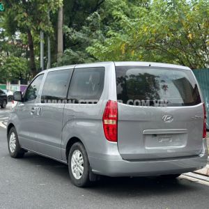 Xe Hyundai Grand Starex 2.5 MT 2017