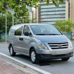 Xe Hyundai Grand Starex Van 2.5 MT 2016