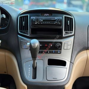 Xe Hyundai Grand Starex 2.4 AT 2016