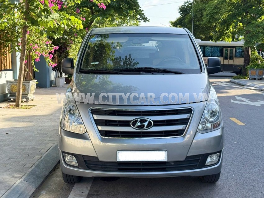 Hyundai Grand Starex 2.4 MT 2016