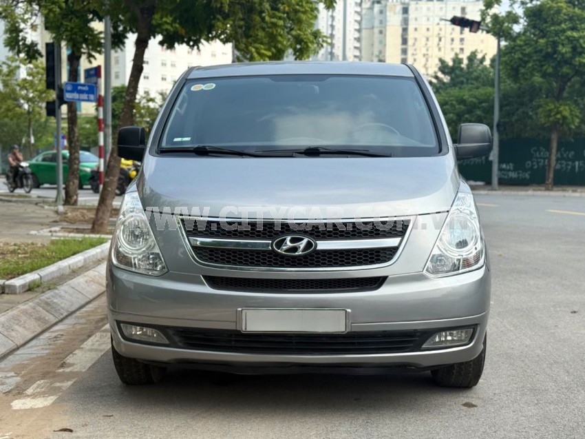 Hyundai Grand Starex Van 2.5 AT 2011