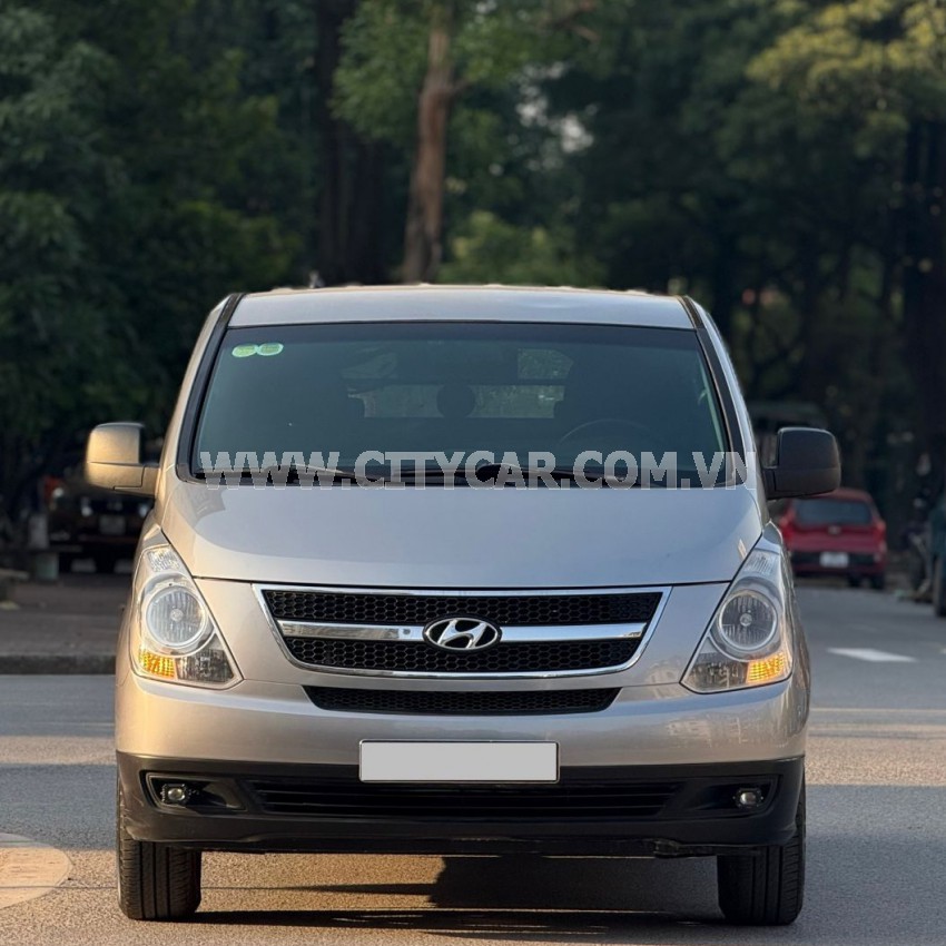 Hyundai Grand Starex Van 2.5 MT 2014