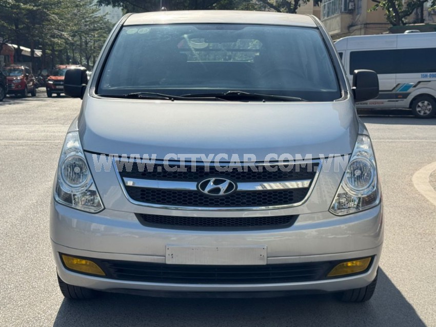 Hyundai Grand Starex Van 2.5 AT 2009