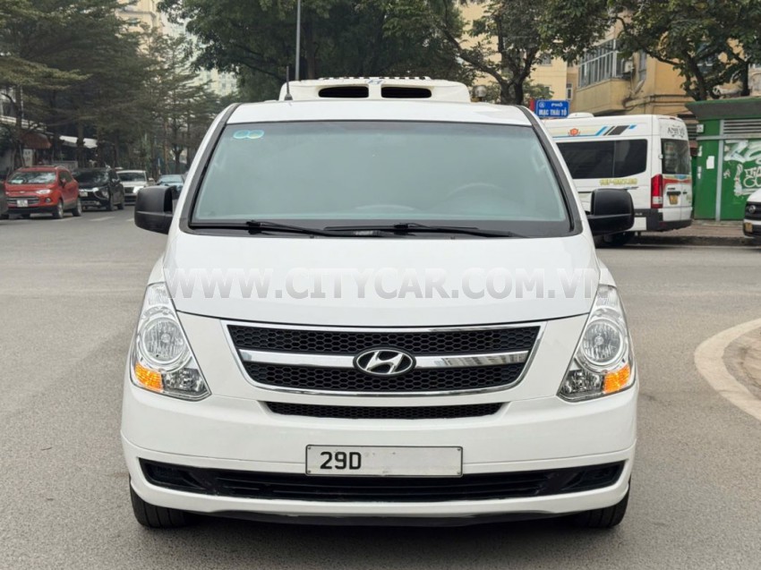 Hyundai Grand Starex Van 2.5 AT 2014