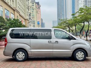 Xe Hyundai Grand Starex 2.5 MT 2016