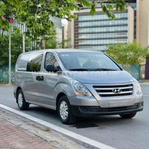 Xe Hyundai Grand Starex Van 2.4 MT 2016