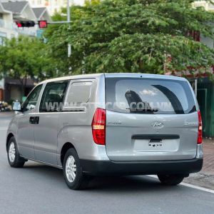 Xe Hyundai Grand Starex Van 2.4 MT 2016