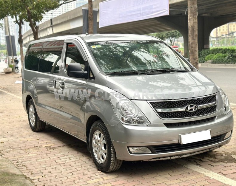 Hyundai Grand Starex 2.5 MT 2015