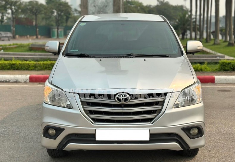 Toyota Innova 2.0G 2015