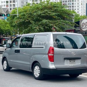 Xe Hyundai Grand Starex Van 2.4 MT 2016