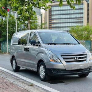 Xe Hyundai Grand Starex Van 2.4 MT 2016