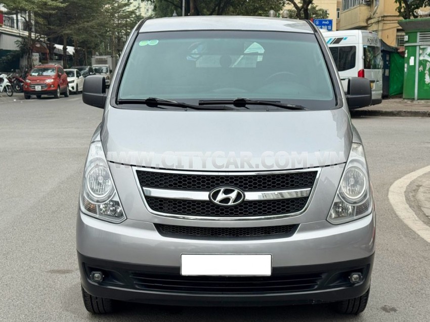 Hyundai Grand Starex Van 2.5 MT 2014