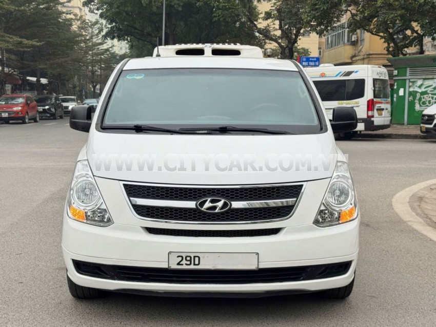 Hyundai Grand Starex Van 2.5 AT 2014
