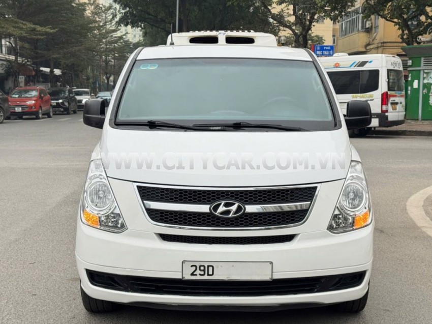 Hyundai Grand Starex Van 2.5 AT 2014